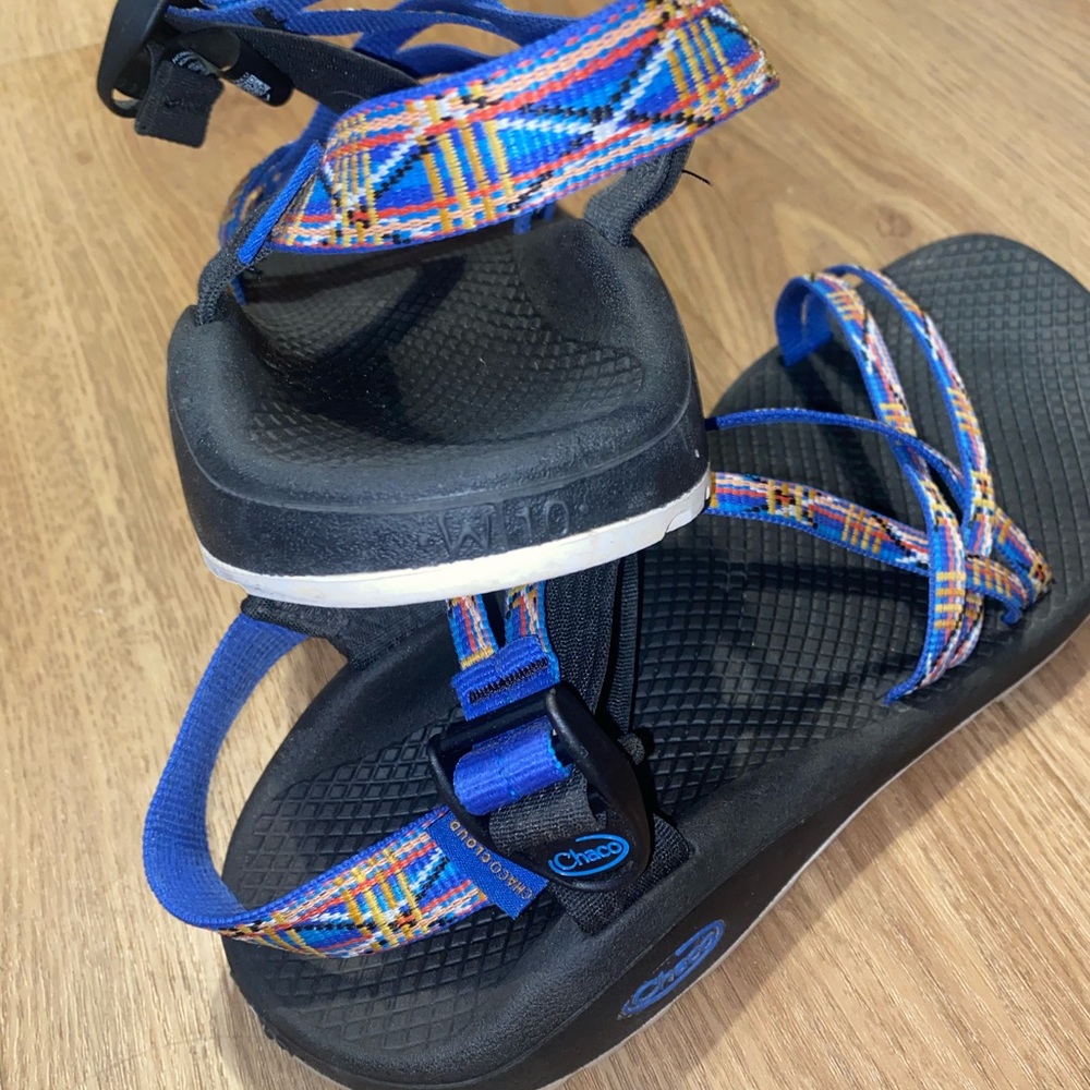 Woman’s 10 chacos